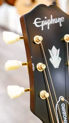 Epiphone - Inspired by Gibson Masterbilt Hummingbird - Aged Antique Natural 2